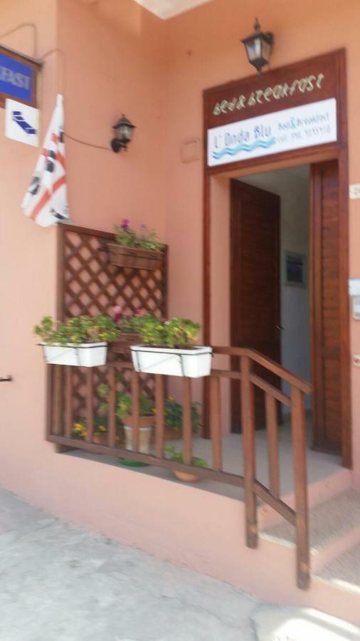 Bed and Breakfast L'Onda Blu Domus De Maria Exterior foto