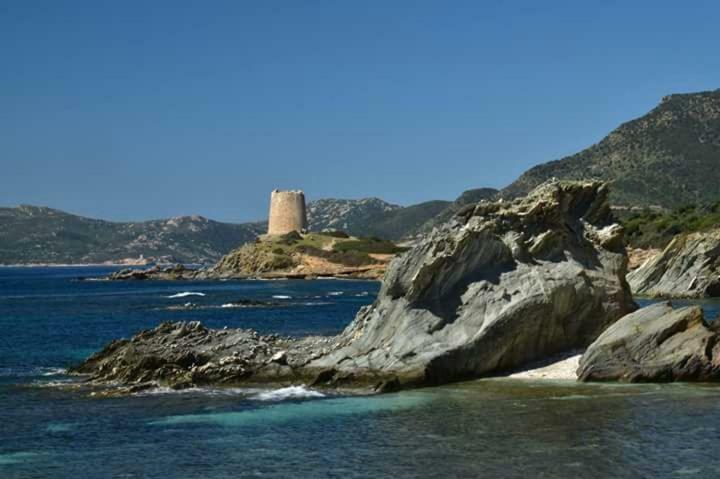 Bed and Breakfast L'Onda Blu Domus De Maria Exterior foto
